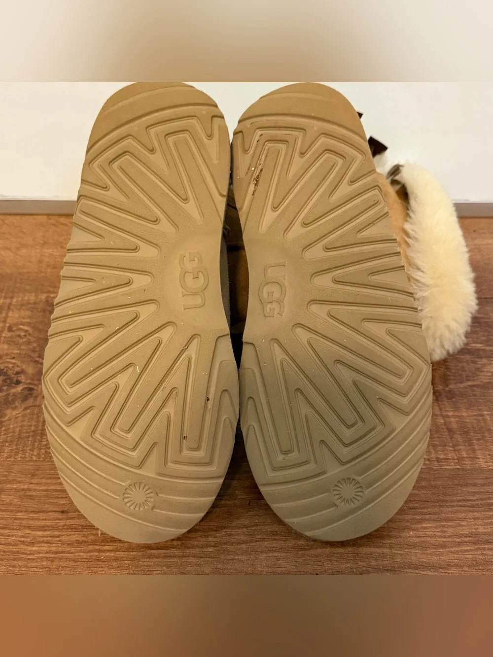 UGG Bailey Bow II Chestnut Boots Big Kids 5 Fits Women’s 6-6.5 1017394K